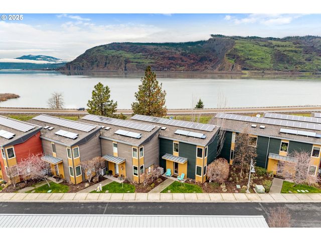 22 MOSIER CREEK Pl 22, Mosier, OR 97040