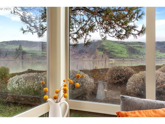 22 MOSIER CREEK Pl 22, Mosier, OR 97040