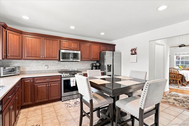 85 Maple Road, Rocky Point, NY 11778