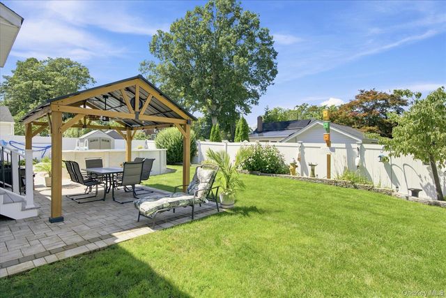 85 Maple Road, Rocky Point, NY 11778