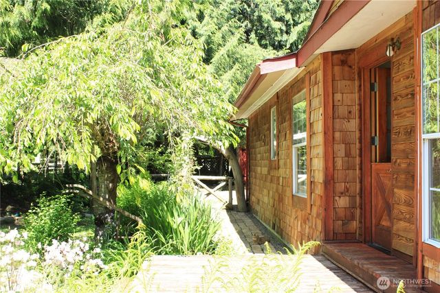 472 Iris Lane, Camano Island, WA 98282