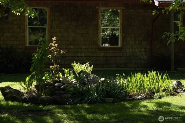 472 Iris Lane, Camano Island, WA 98282