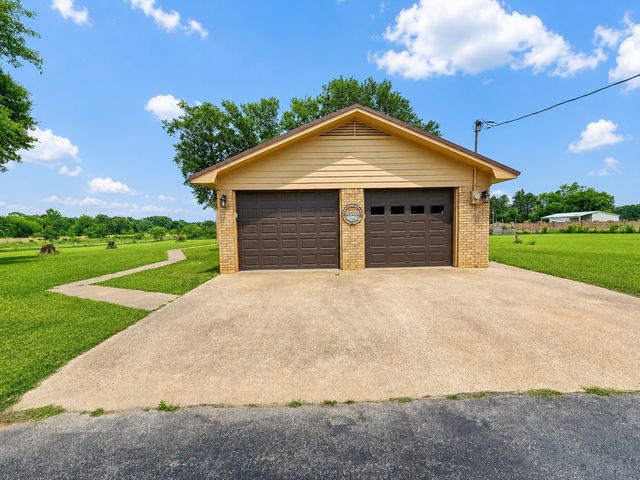 5211 Vz County Road 1222, Grand Saline, TX 75140