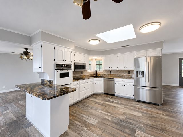 5211 Vz County Road 1222, Grand Saline, TX 75140