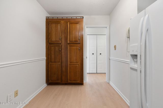 3030 Breckenridge Ln 204, Louisville, KY 40220