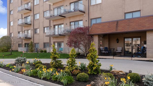 3030 Breckenridge Ln 204, Louisville, KY 40220