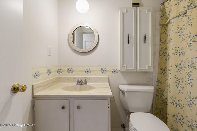 3030 Breckenridge Ln 204, Louisville, KY 40220