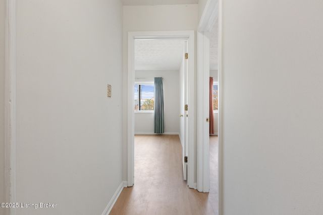 3030 Breckenridge Ln 204, Louisville, KY 40220