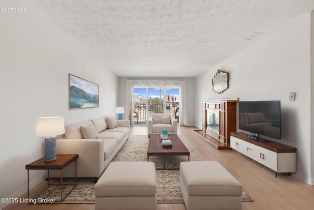 3030 Breckenridge Ln 204, Louisville, KY 40220