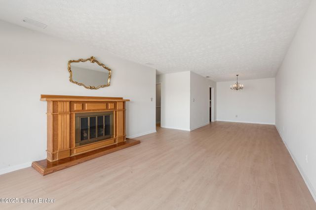 3030 Breckenridge Ln 204, Louisville, KY 40220