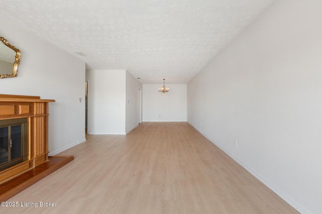 3030 Breckenridge Ln 204, Louisville, KY 40220