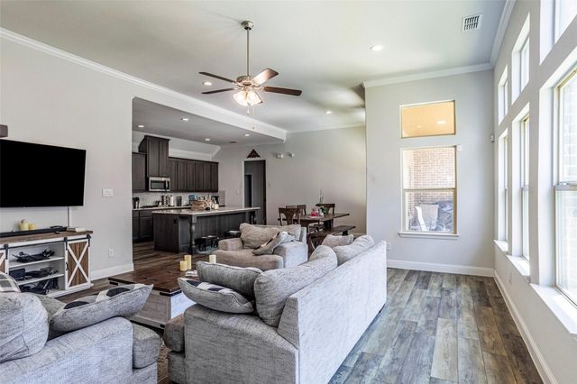 904 Parkside Drive, Argyle, TX 76226