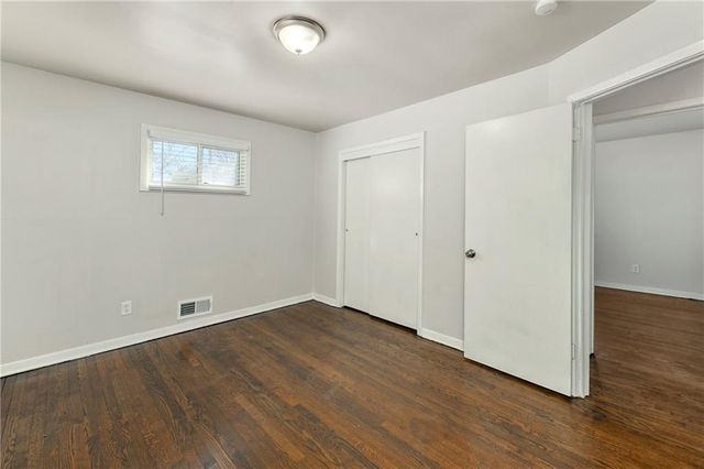 3116 E Gregory Boulevard, Kansas City, MO 64132