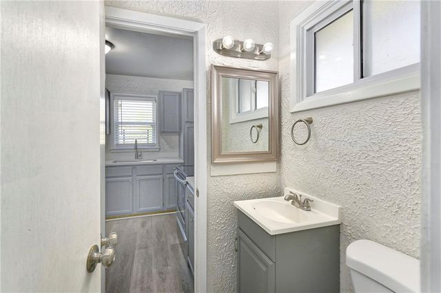 3116 E Gregory Boulevard, Kansas City, MO 64132