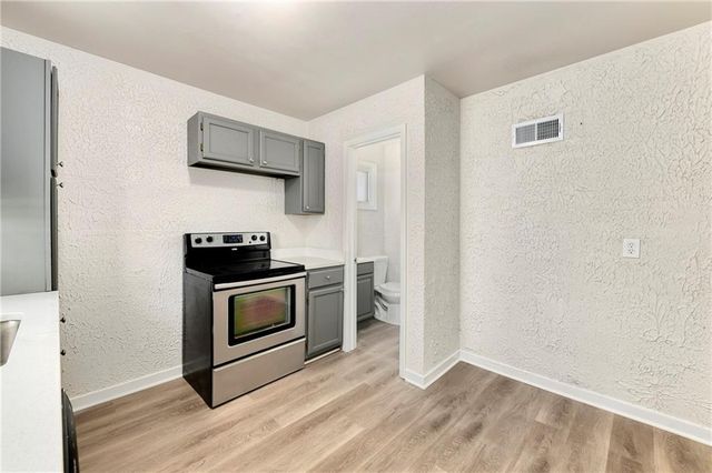 3116 E Gregory Boulevard, Kansas City, MO 64132