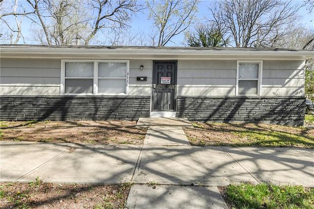 3116 E Gregory Boulevard, Kansas City, MO 64132