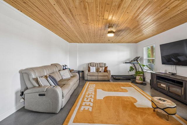 8988 Sunridge Drive, Ooltewah, TN 37363