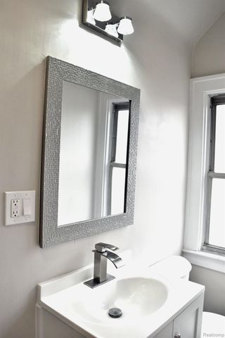 2054 EDISON Street, Detroit, MI 48206