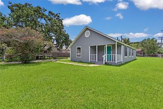 2131 6th Avenue N, Texas City, TX 77590