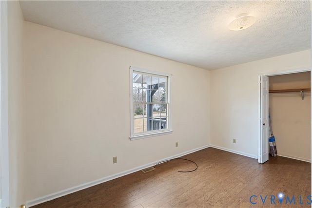 927 E Courthouse Rd, Blackstone, VA 23824