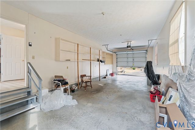 927 E Courthouse Rd, Blackstone, VA 23824