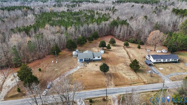 927 E Courthouse Rd, Blackstone, VA 23824