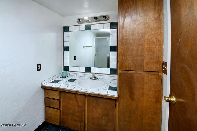 2602 E Sylvia Street, Tucson, AZ 85716
