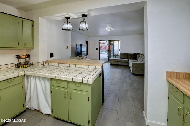 2602 E Sylvia Street, Tucson, AZ 85716