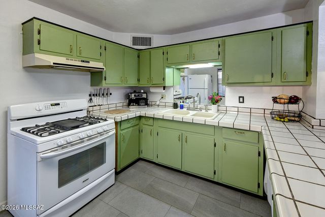2602 E Sylvia Street, Tucson, AZ 85716
