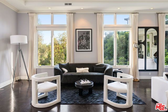 1404 Dawnridge Drive, Beverly Hills, CA 90210