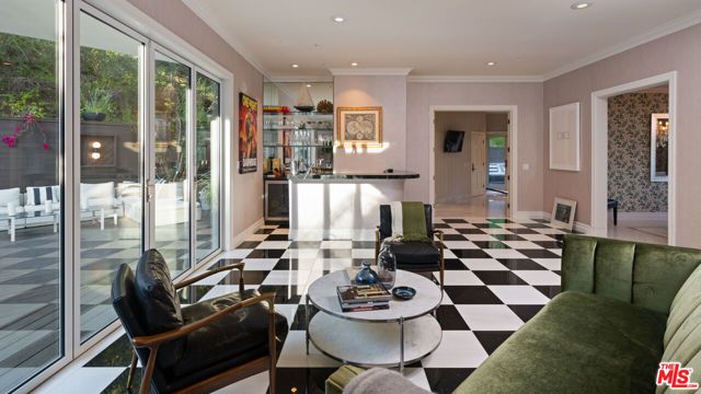 1404 Dawnridge Drive, Beverly Hills, CA 90210