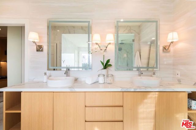 1404 Dawnridge Drive, Beverly Hills, CA 90210