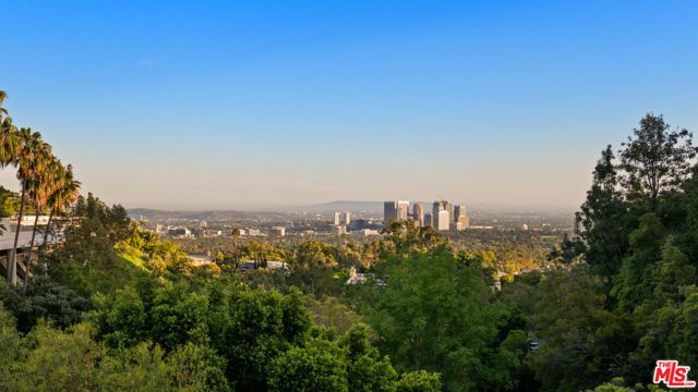 1404 Dawnridge Drive, Beverly Hills, CA 90210