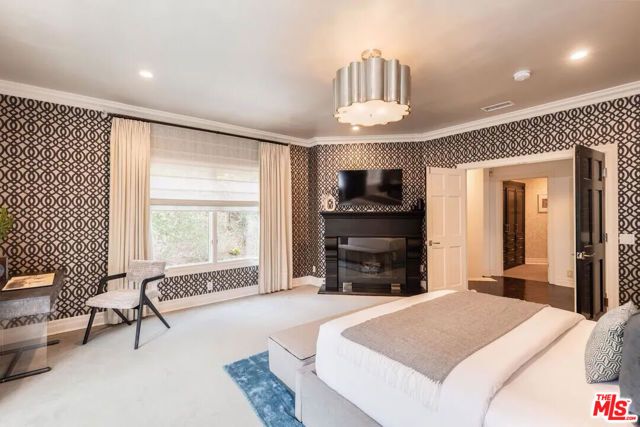 1404 Dawnridge Drive, Beverly Hills, CA 90210