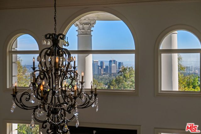 1404 Dawnridge Drive, Beverly Hills, CA 90210