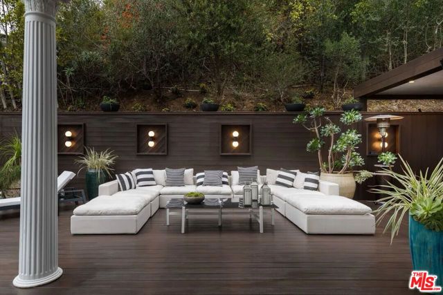 1404 Dawnridge Drive, Beverly Hills, CA 90210