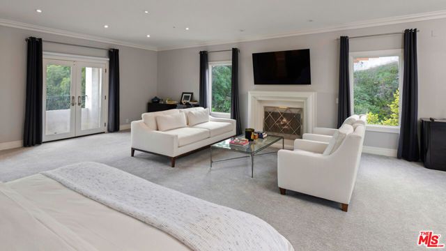 1404 Dawnridge Drive, Beverly Hills, CA 90210