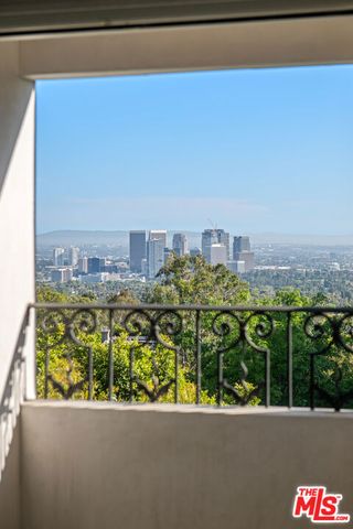 1404 Dawnridge Drive, Beverly Hills, CA 90210