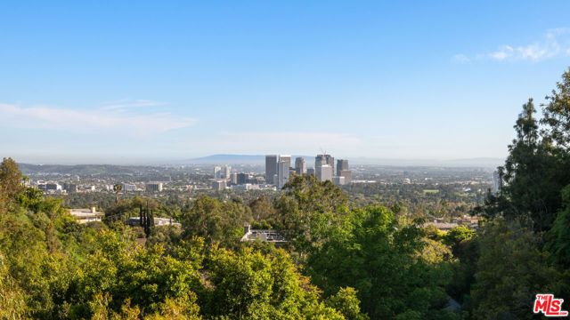 1404 Dawnridge Drive, Beverly Hills, CA 90210