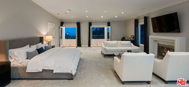 1404 Dawnridge Drive, Beverly Hills, CA 90210