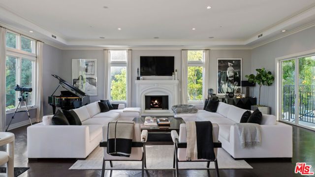 1404 Dawnridge Drive, Beverly Hills, CA 90210