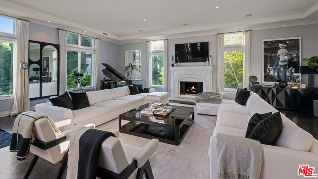 1404 Dawnridge Drive, Beverly Hills, CA 90210