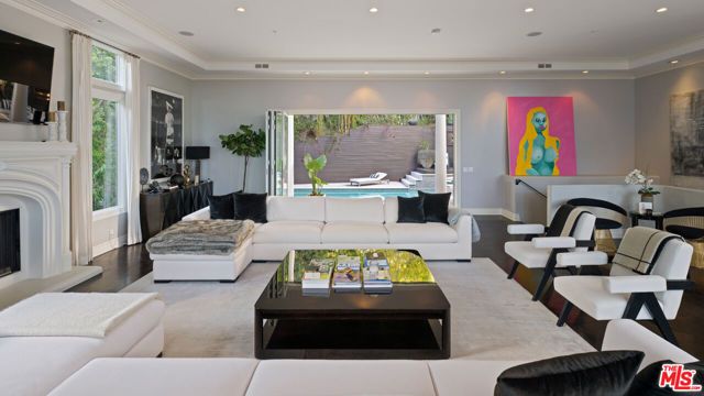 1404 Dawnridge Drive, Beverly Hills, CA 90210