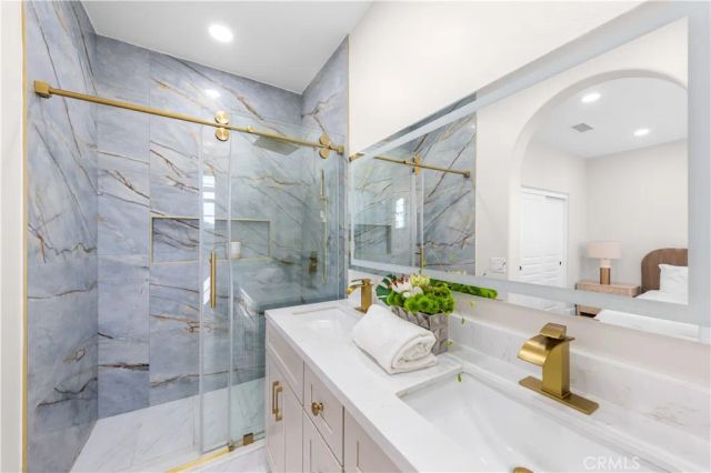 14 Tall Oak, Irvine, CA 92603