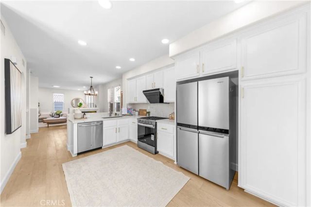14 Tall Oak, Irvine, CA 92603