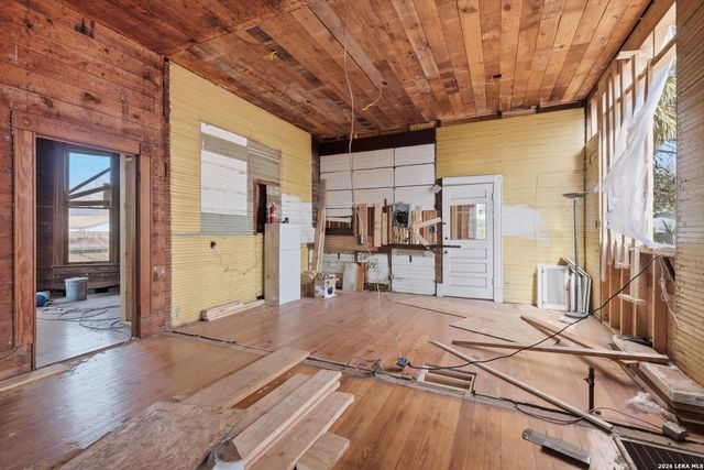 611 Mason St, San Antonio, TX 78208