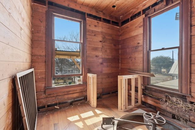 611 Mason St, San Antonio, TX 78208