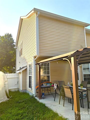 9026 Shenington Place, Charlotte, NC 28216