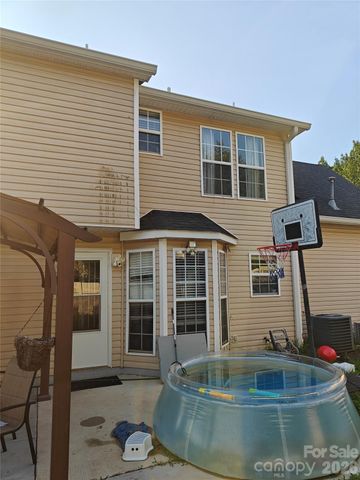 9026 Shenington Place, Charlotte, NC 28216