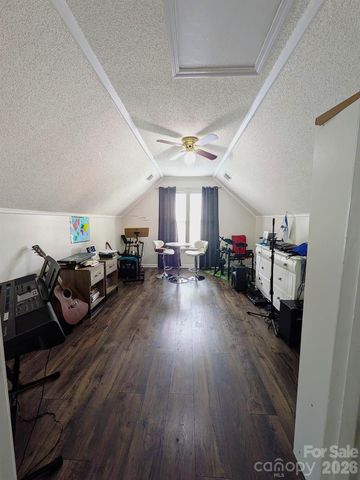 9026 Shenington Place, Charlotte, NC 28216